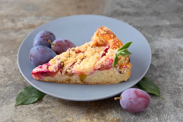 Kuru üzümlü kek kek ile