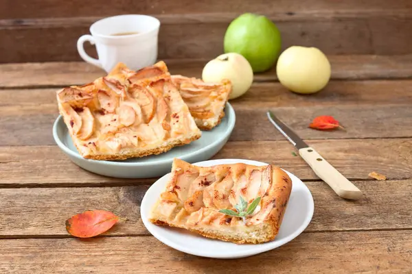 Homemade Apple Sheet Cake — Stock Photo, Image