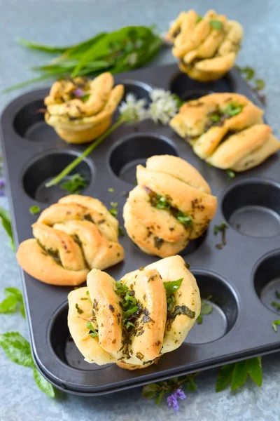 Pull apart bread rolls with herbs
