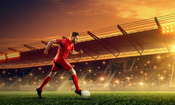 Giocatore Calcio Azione Con Pallone Uno Stadio Durante Una Partita — Foto Stock