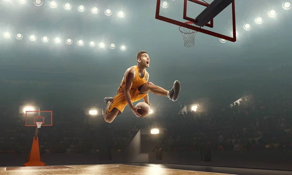 Professionele Basketbalspeler Sport Uniform Met Een Bal Klaar Scoren Jump — Stockfoto