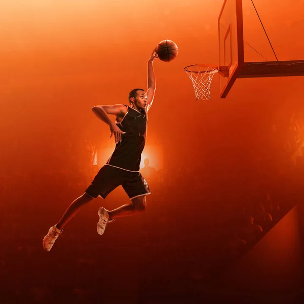 Африканский Американский Баскетболист Спортивной Форме Профессиональной Баскетбольной Площадке Действии Мячом — стоковое фото