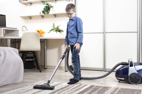 Boy Glasses Blue Shirt Cleaning Flat Vacuuming Apartment Vacuum Cleaner — Stock Photo, Image