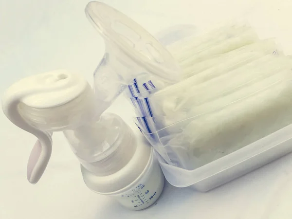 Biberon anne sütü ve depolama ile çanta dondurulmuş anne sütü, emzirme kavramı ile Filed under