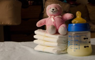 expresed süt 5 gün sonra anne bebek, değişen bir süt kolostrum teslim