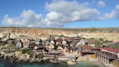 Mellieha, Malta, 30 Aralık 2018 - gün hafif timelapse Popeye koyu