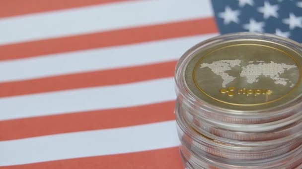 Bitcoin Paraları Bir Amerikan Bayrağı Panning Cryptocurrency — Stok video