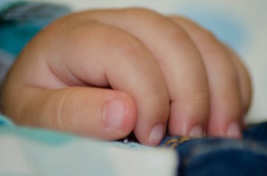 Altı aylık bebek makro küçük hande yakın