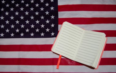 Abd bayrağı ile defter, günlük , kopya alanı