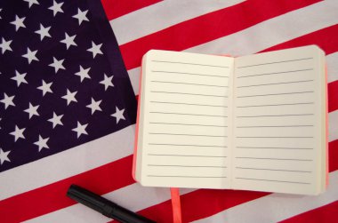 Abd bayrağı ile defter, günlük , kopya alanı
