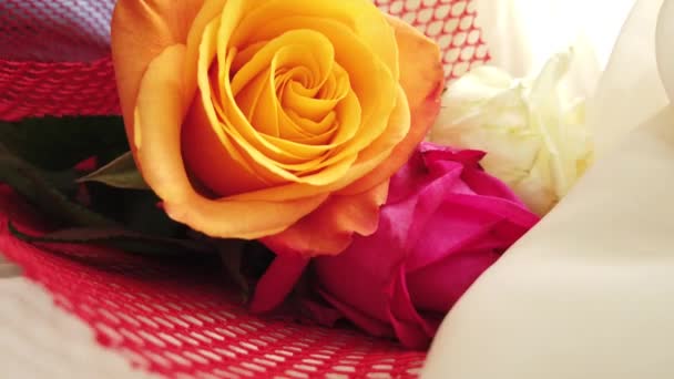 Svatební kytice růží, zblízka oranžové růže — Stock video