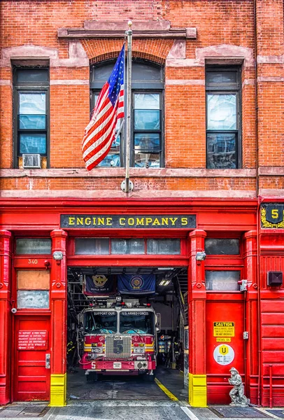 New York City, ABD, Mayıs 2018, Manhattan şehir merkezindeki FDNY 5 İtfaiye İstasyonu