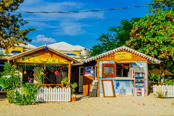Grand Cayman, Cayman Adaları, Kasım 2016, yerel restoran West Bay Area