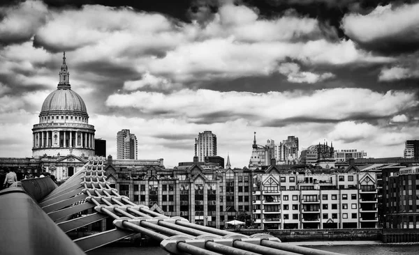 Vista Catedral San Pablo Desde Puente Del Milenio Verano Londres —  Fotos de Stock