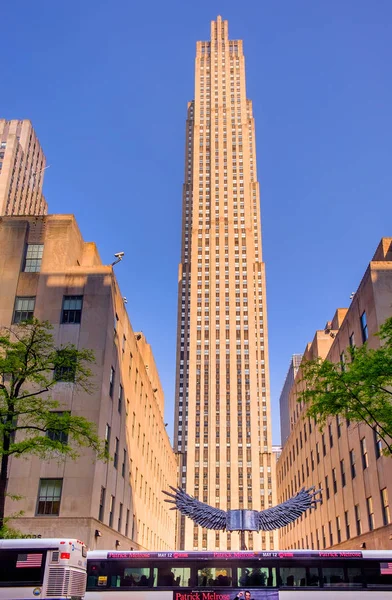 Nueva York Mayo 2018 Edificio Rockefeller Disparó Frente Tráfico Rodado — Foto de Stock