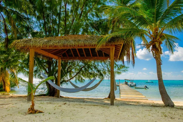 Hammocks Hut South Hole Sound Front Pier Caribbean Sea Little — Stock Photo, Image