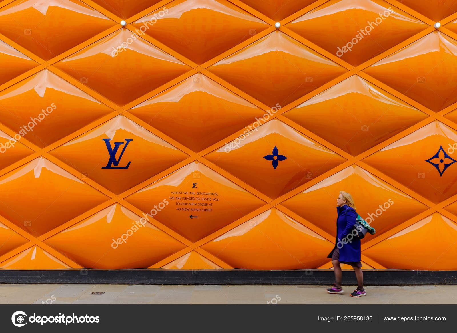 London, England, UK. Louis Vuitton shop in Bond Street Stock Photo