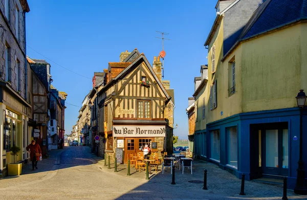 Domfront Frankrike Feb 2019 Exteriör Halvtimrad Byggnad Restaurangen Bar Normand — Stockfoto