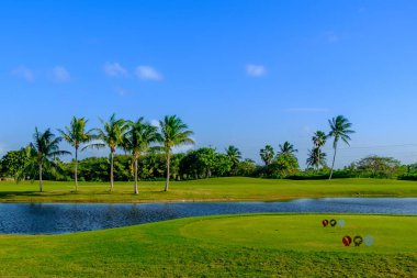 Grand Cayman bir golf sahası yeşil koyarak