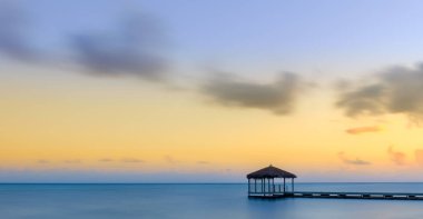 Pier, Güney ses bölgesinde Dusk, Grand Cayman, Cayman Adaları