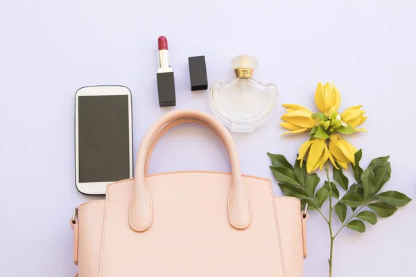 Pink Bag Lipstick Perfume Mobile Phone Lifestyle Woman Relax Summer — Stock Photo, Image