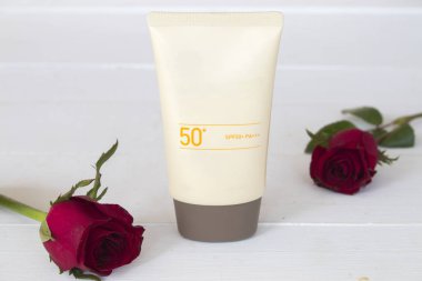 Doğal kozmetik için cilt yüz kremi spf 50 kadının yaşam tarzı kadın için aksesuarlar ile rahatla