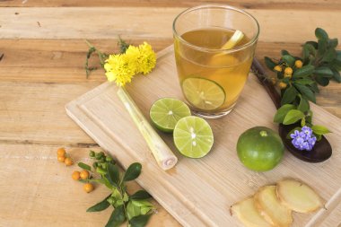 limon limon zencefil bitkisel sıcak sağlıklı içecekler boğaz arka planda ahşap doğadan için bal karışımı