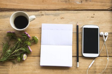  banka, cep telefonu iş çalışma ve kahve düzenleme düz için tasarruf hesabı hesap cüzdanı ofis büro tarzı yatıyordu 