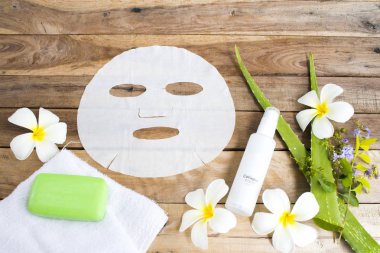 doğal kozmetik levha maskesi ve sabun özü bitkisel aloe vera özü yüz maskesi ile kollajen su spreyi yaşam tarzı kadın düzenleme düz yatıyordu yüz cilt yüzü için sağlık