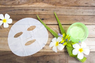 doğal kozmetik aroma yatıştırıcı jel , yaprak maske özü bitkisel aloe vera özü yüz maskesi yaşam tarzı kadın düzenleme düz yatıyordu yüz cilt için sağlık 