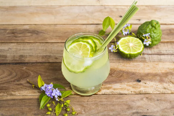 Herbal Healthy Drinks Iced Kaffir Lime Cocktail Water Bergamot Slice — Stock Photo, Image