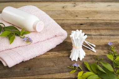 toz, pamuk tomurcukları ve terry bez sağlık yaşam tarzı kadın dinlenmek düzenleme arka plan ahşap tarzı düz yatıyordu vücut cilt