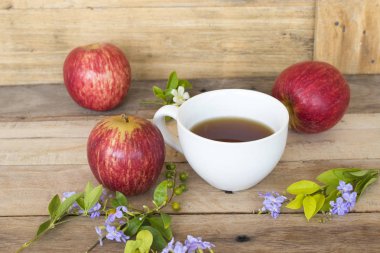 arka plan doku süper meyve kırmızı elma sağlıklı gıdalar sıcak çay ile sağlık diyetiçin, çiçek düzenleme ahşap düz yatıyordu tarzı