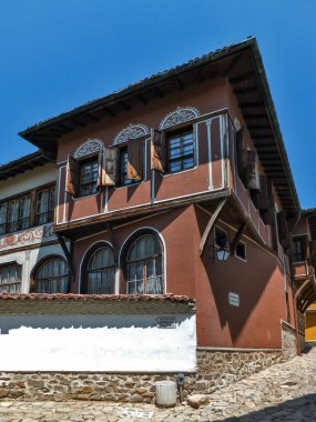 Plovdiv, Bulgaristan - 13 Haziran 2012: Bulgar canlanma ve sokak eski şehir Plovdiv, Bulgaristan evinden