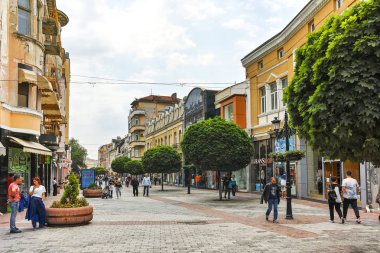 Plovdiv, Bulgaristan - 7 Mayıs 2018: İnsanlar Şehir Plovdiv, Bulgaristan merkezi Street yürüyüş