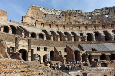 Rome, İtalya - 24 Haziran 2017: Colosseum yılında Roma, İtalya, şehrin bir parçası içinde ziyaret turist