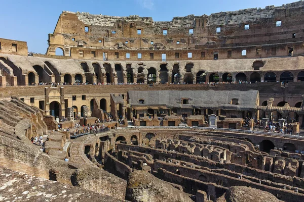 Rome Italië Juni 2017 Toeristische Bezoeken Binnen Deel Van Colosseum — Stockfoto