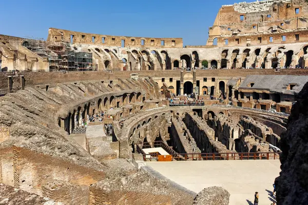 Рим Италия Июня 2017 Туристическое Посещение Внутри Колизея Городе Рим — стоковое фото