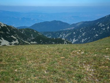 Pirin Dağı, Bulgaristan için Vihren tepe tırmanma panoramik görünümünden rota