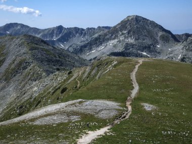 Pirin Dağı, Bulgaristan için Vihren tepe tırmanma panoramik görünümünden rota