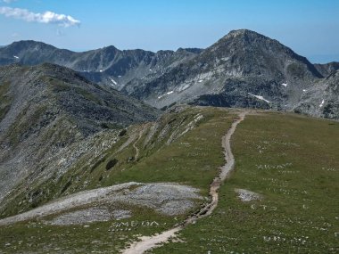 Pirin Dağı, Bulgaristan için Vihren tepe tırmanma panoramik görünümünden rota