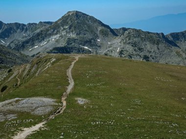Pirin Dağı, Bulgaristan için Vihren tepe tırmanma panoramik görünümünden rota