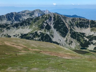 Pirin Dağı, Bulgaristan için Vihren tepe tırmanma panoramik görünümünden rota