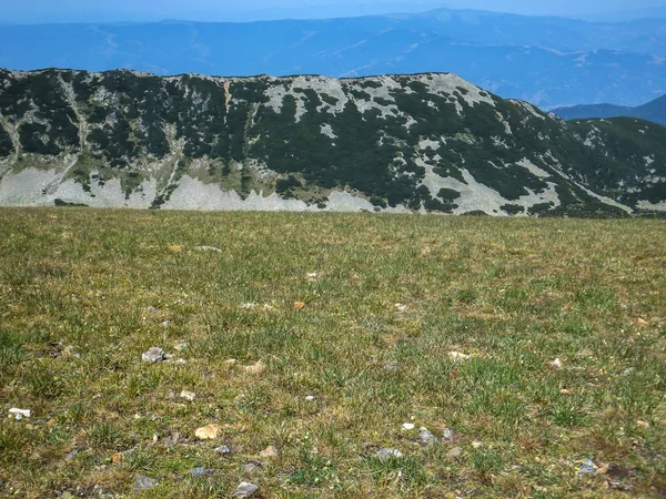 Pirin Dağı, Bulgaristan için Vihren tepe tırmanma panoramik görünümünden rota