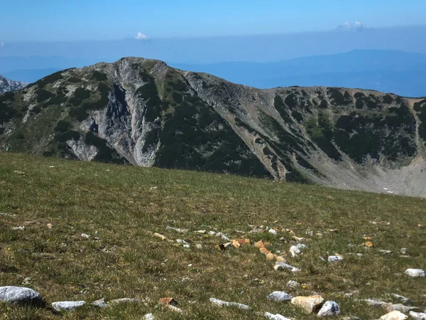 Pirin Dağı, Bulgaristan için Vihren tepe tırmanma panoramik görünümünden rota