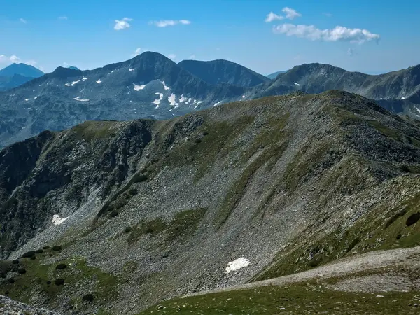 Pirin Dağı, Bulgaristan için Vihren tepe tırmanma panoramik görünümünden rota