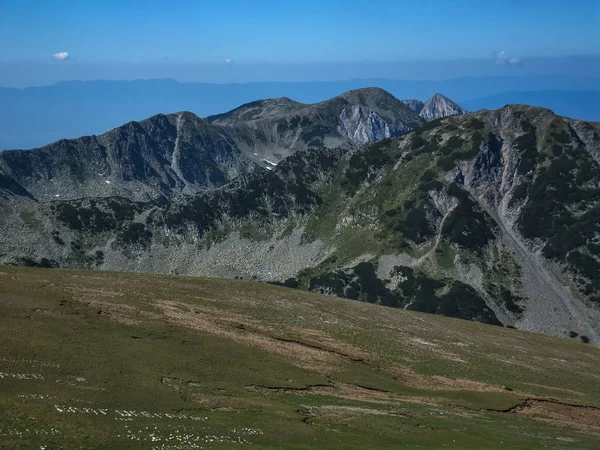 Pirin Dağı, Bulgaristan için Vihren tepe tırmanma panoramik görünümünden rota