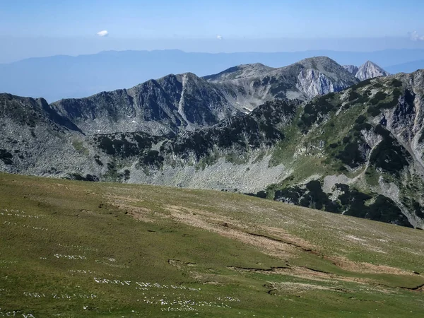 Pirin Dağı, Bulgaristan için Vihren tepe tırmanma panoramik görünümünden rota