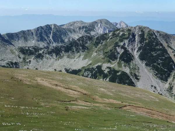 Pirin Dağı, Bulgaristan için Vihren tepe tırmanma panoramik görünümünden rota