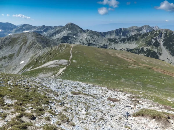Pirin Dağı, Bulgaristan için Vihren tepe tırmanma panoramik görünümünden rota